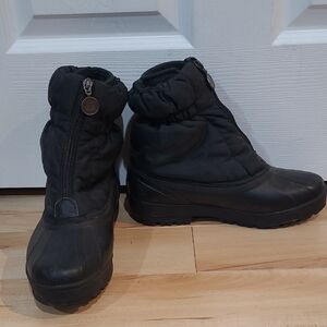 Sorel Women's Size 8 Black Winter Boots with Waterproof Design